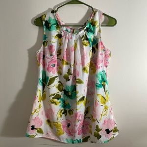 Cute professional blouse. Perfect for summer heat!